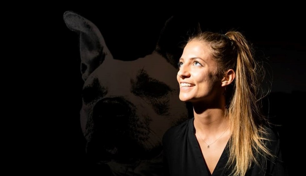 A generic square placeholder image with rounded corners in a figure.