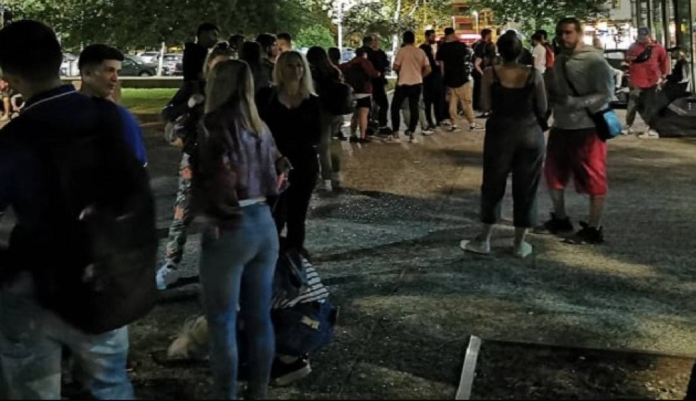 A generic square placeholder image with rounded corners in a figure.