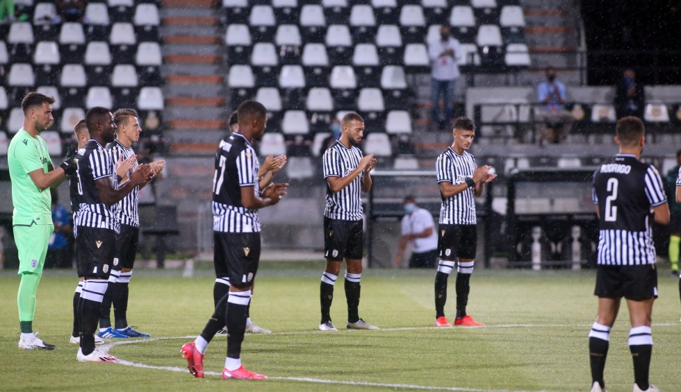 A generic square placeholder image with rounded corners in a figure.