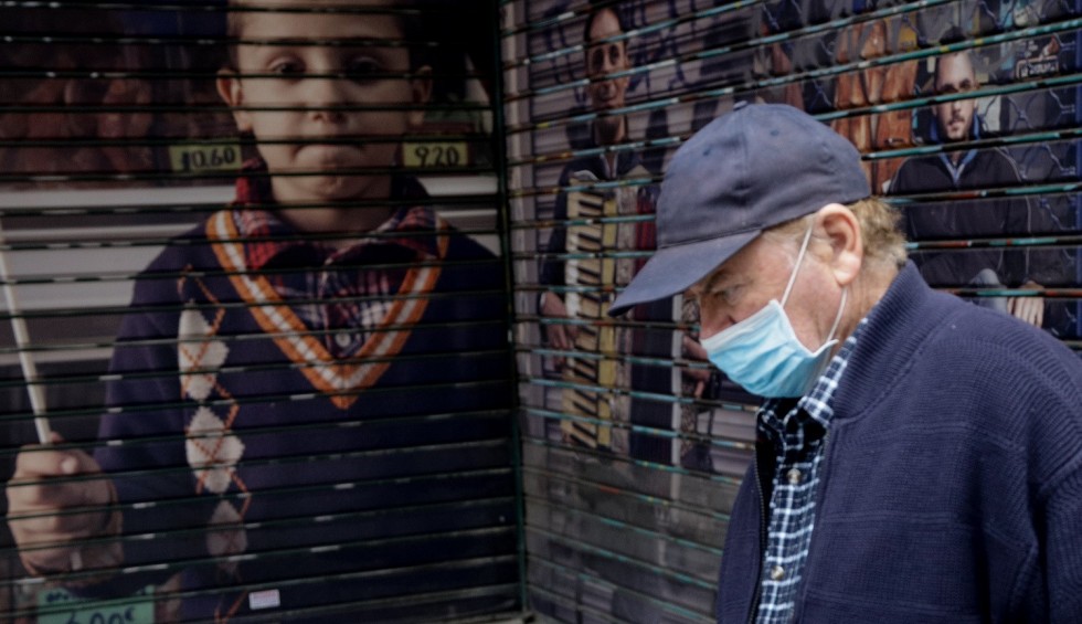 A generic square placeholder image with rounded corners in a figure.