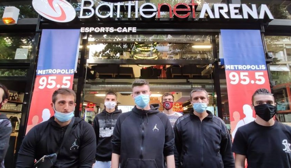 A generic square placeholder image with rounded corners in a figure.