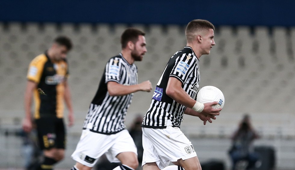 A generic square placeholder image with rounded corners in a figure.