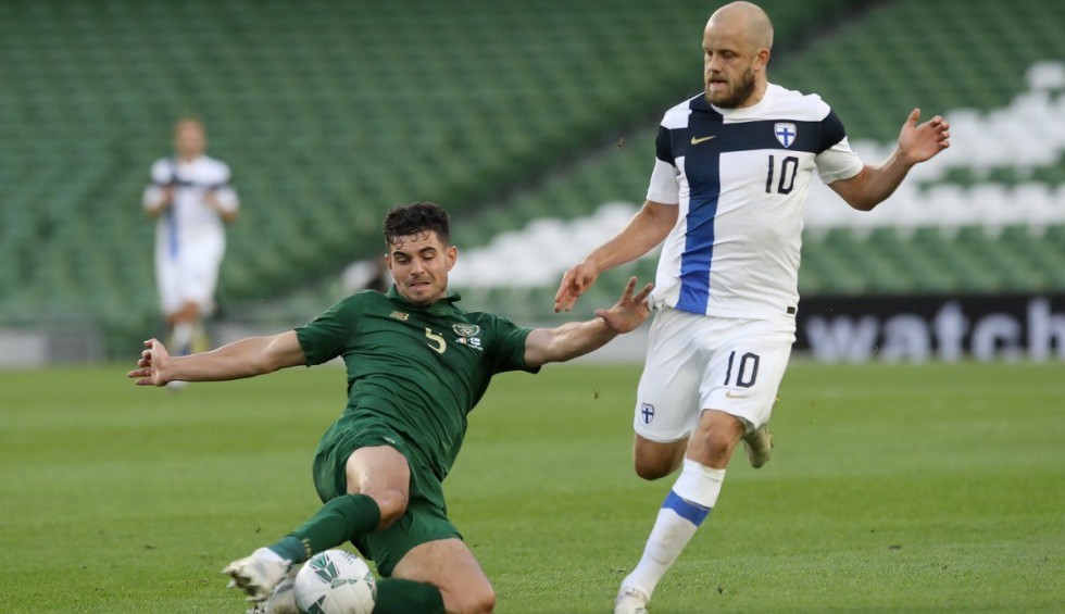 A generic square placeholder image with rounded corners in a figure.