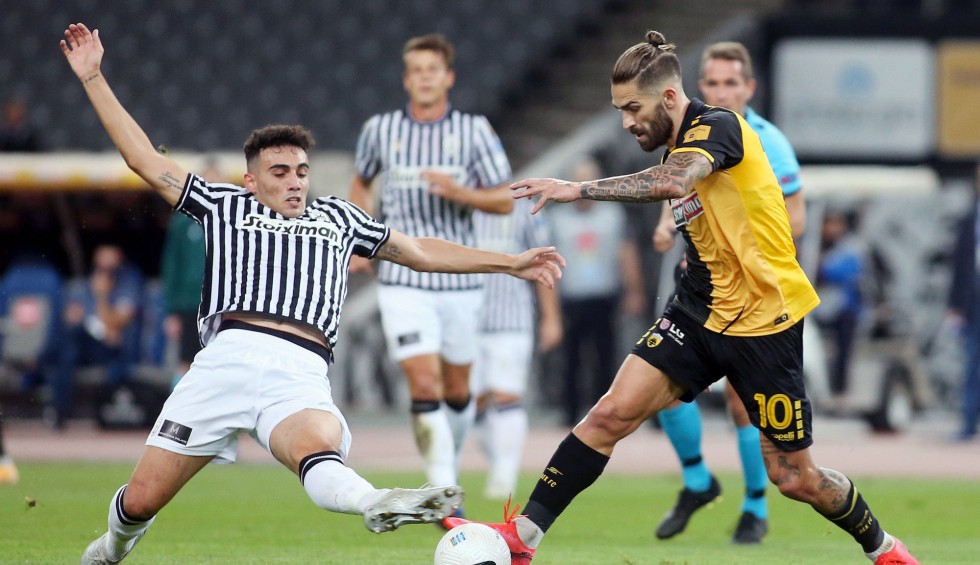 A generic square placeholder image with rounded corners in a figure.