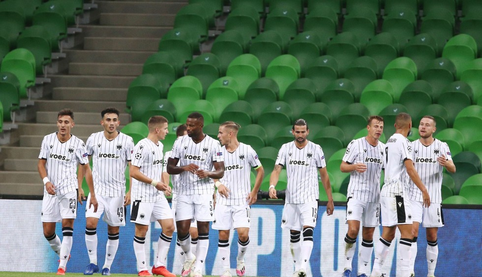 A generic square placeholder image with rounded corners in a figure.