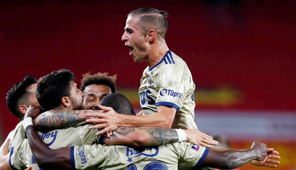 A generic square placeholder image with rounded corners in a figure.