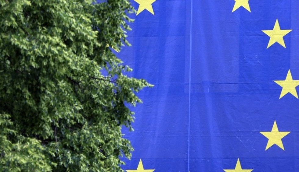 A generic square placeholder image with rounded corners in a figure.