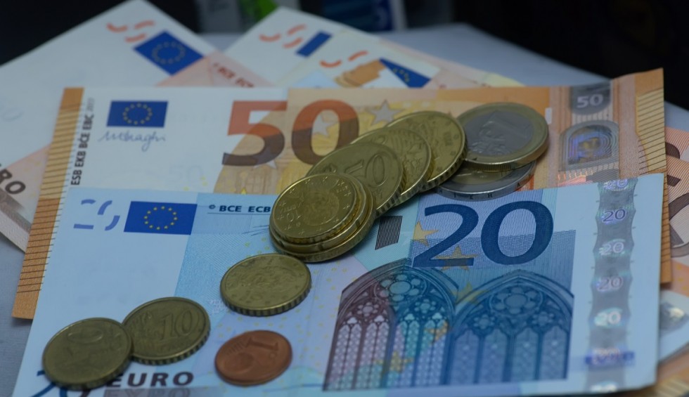 A generic square placeholder image with rounded corners in a figure.