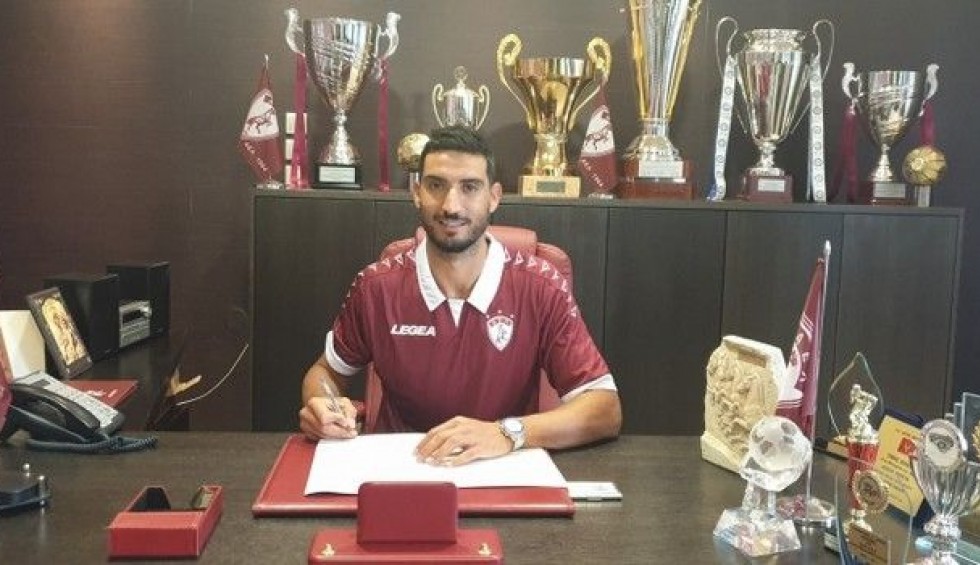 A generic square placeholder image with rounded corners in a figure.