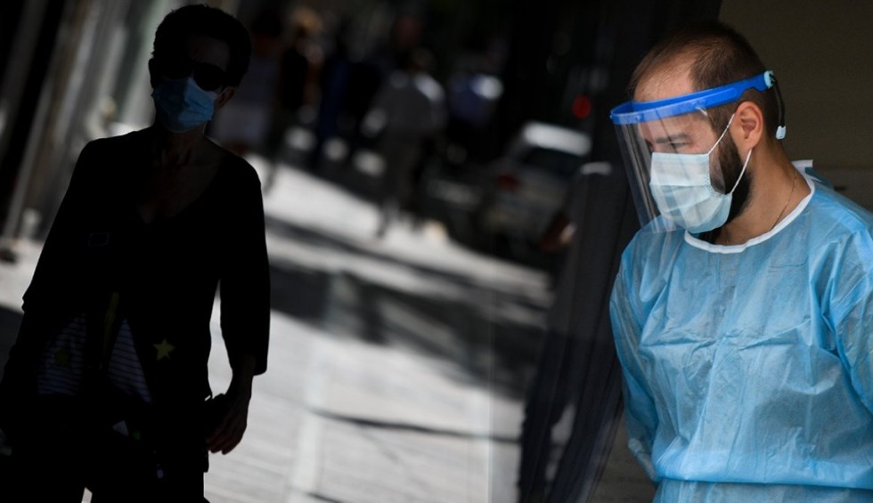 A generic square placeholder image with rounded corners in a figure.