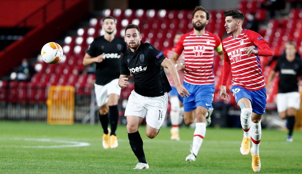 A generic square placeholder image with rounded corners in a figure.