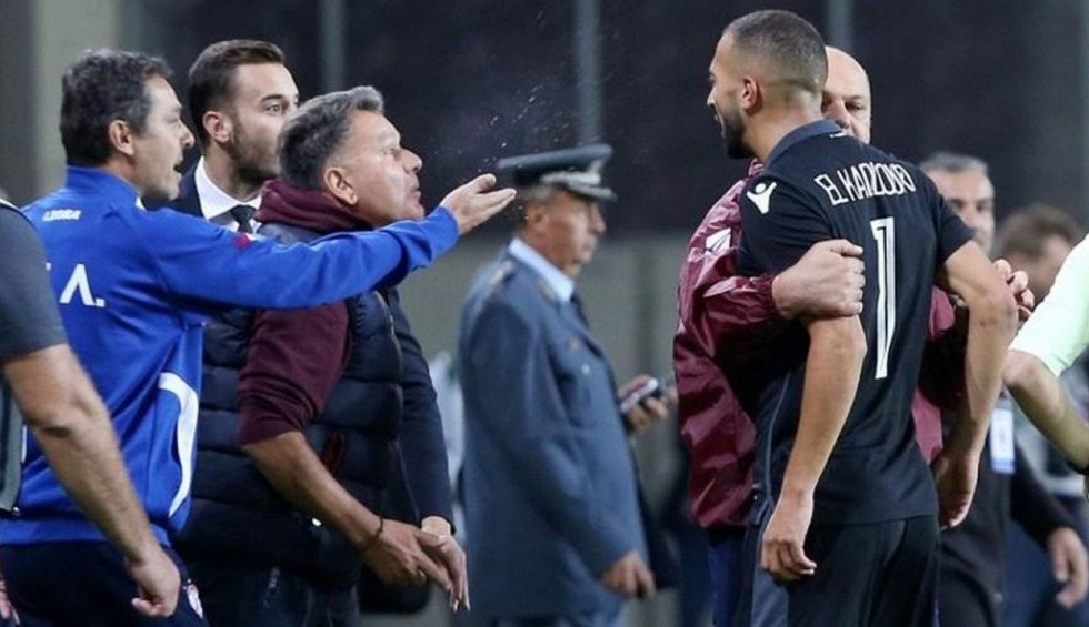 A generic square placeholder image with rounded corners in a figure.