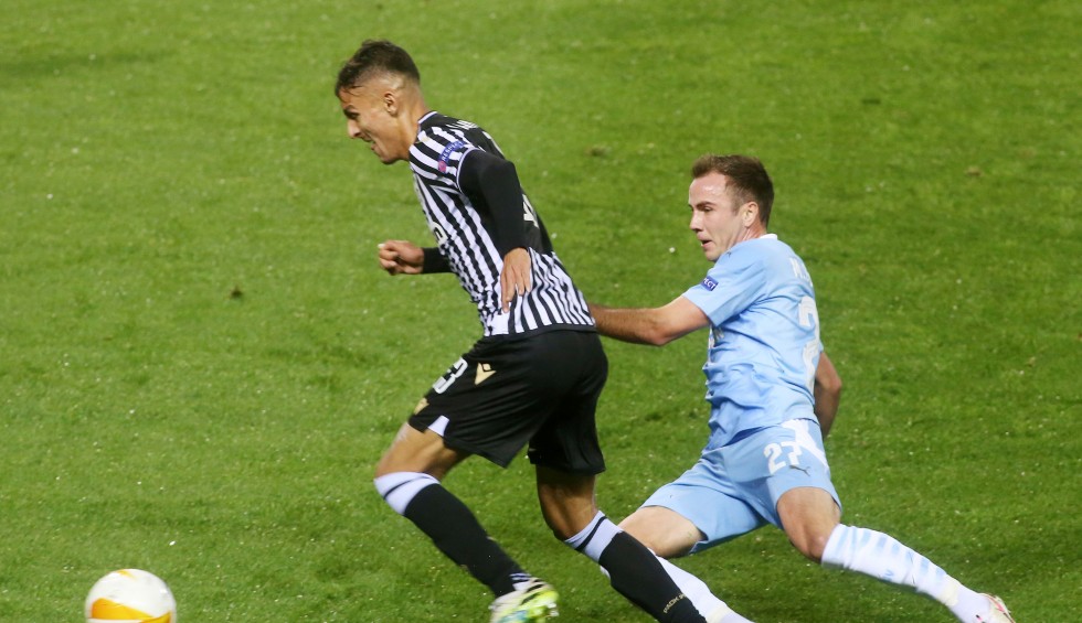 A generic square placeholder image with rounded corners in a figure.