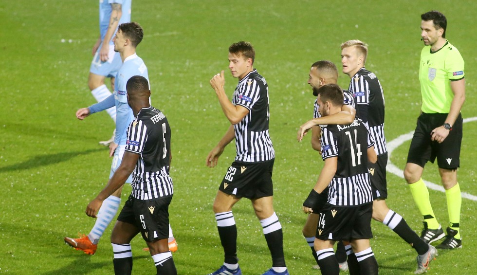 A generic square placeholder image with rounded corners in a figure.