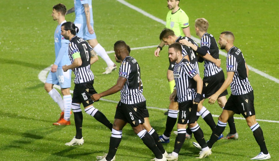 A generic square placeholder image with rounded corners in a figure.