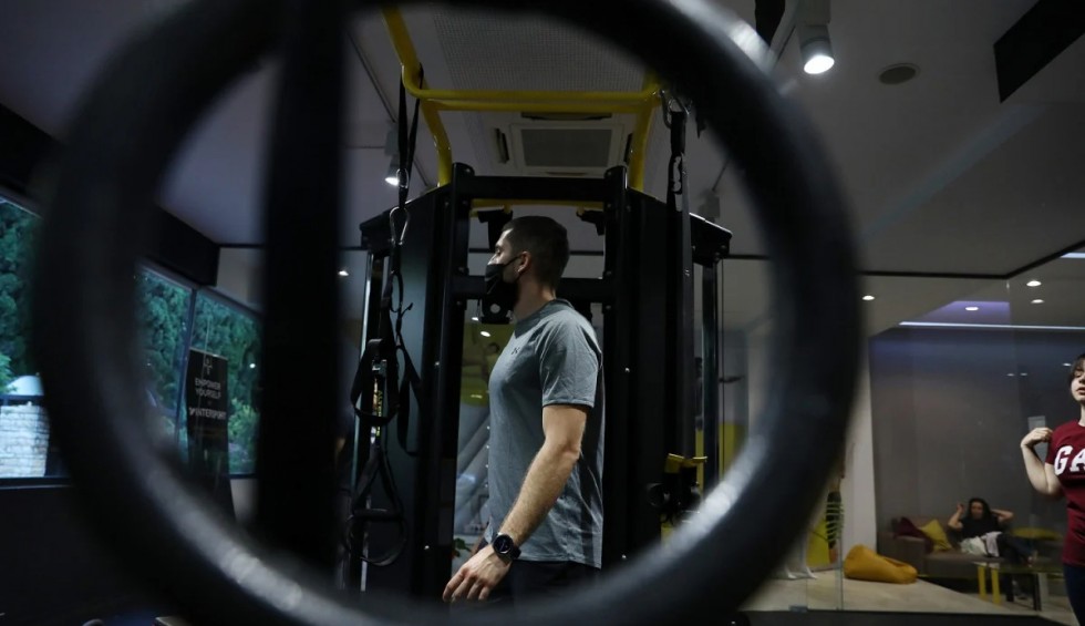 A generic square placeholder image with rounded corners in a figure.