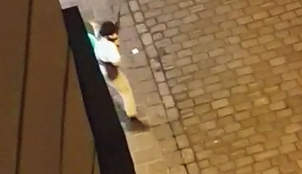 A generic square placeholder image with rounded corners in a figure.