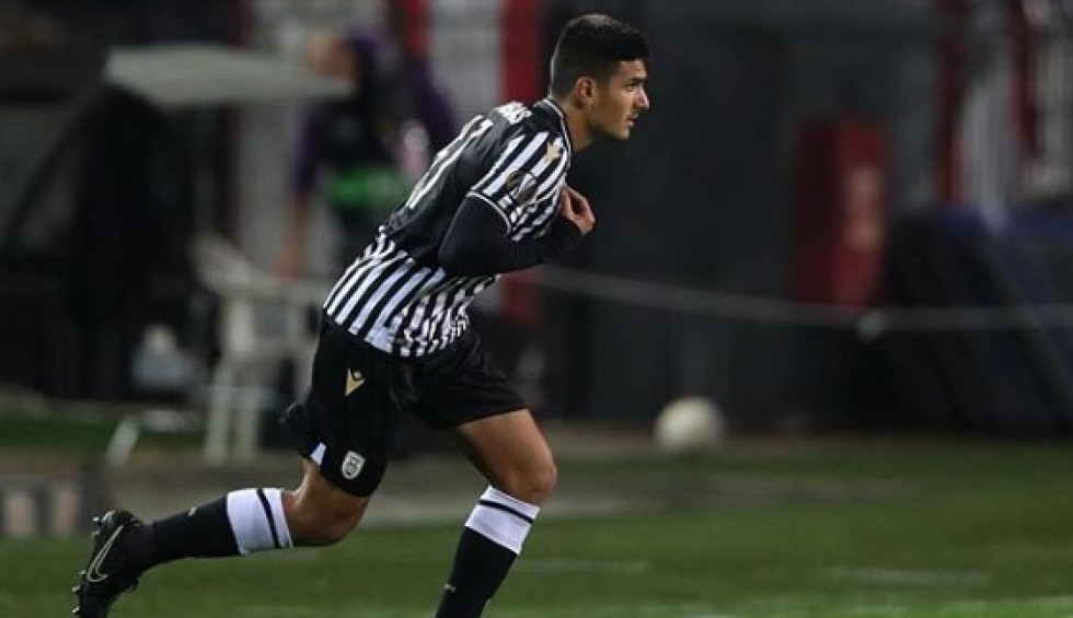 A generic square placeholder image with rounded corners in a figure.