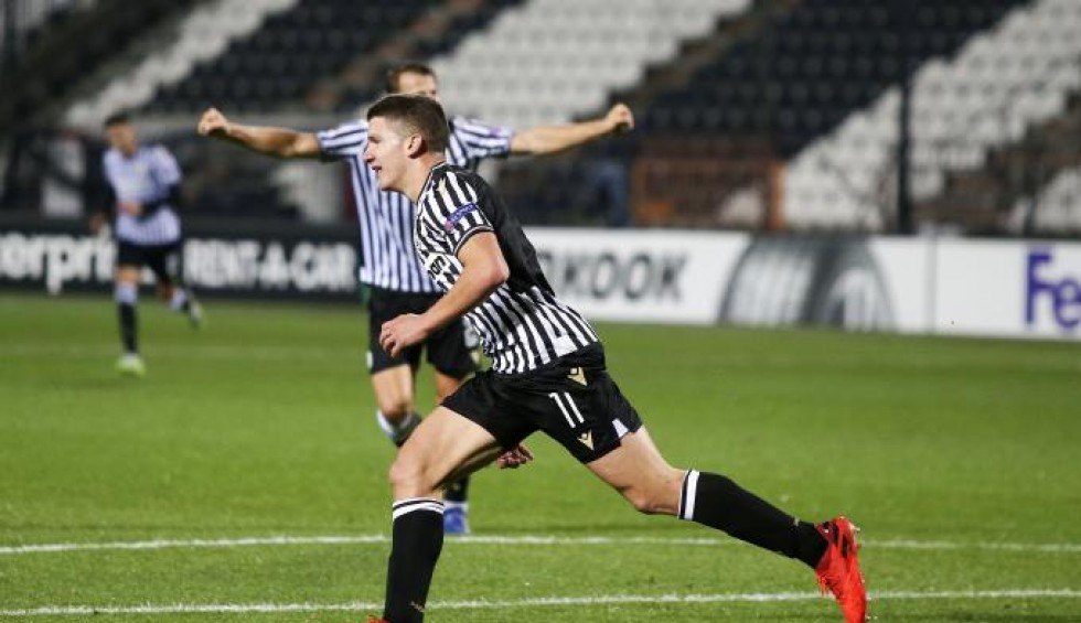 A generic square placeholder image with rounded corners in a figure.