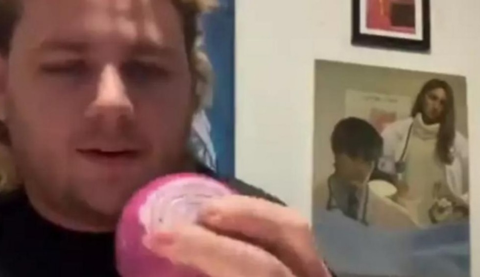 A generic square placeholder image with rounded corners in a figure.