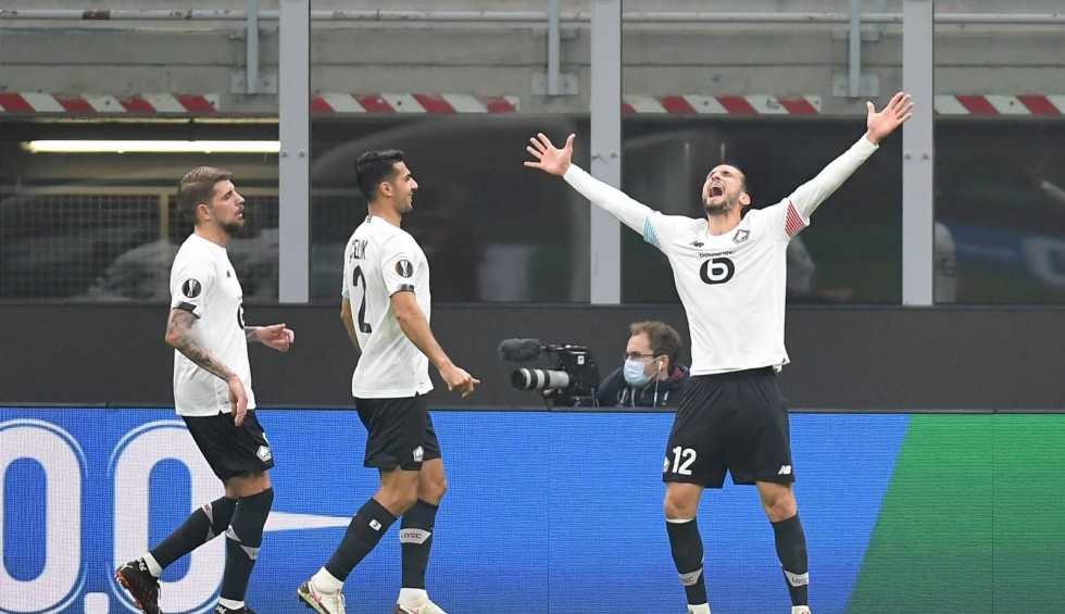 A generic square placeholder image with rounded corners in a figure.