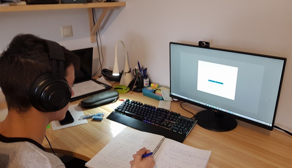 A generic square placeholder image with rounded corners in a figure.