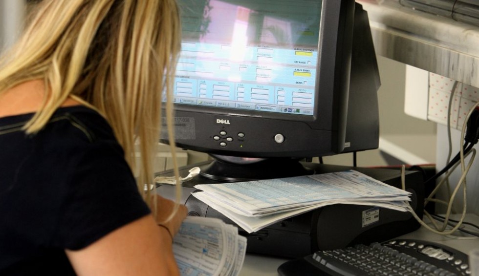 A generic square placeholder image with rounded corners in a figure.