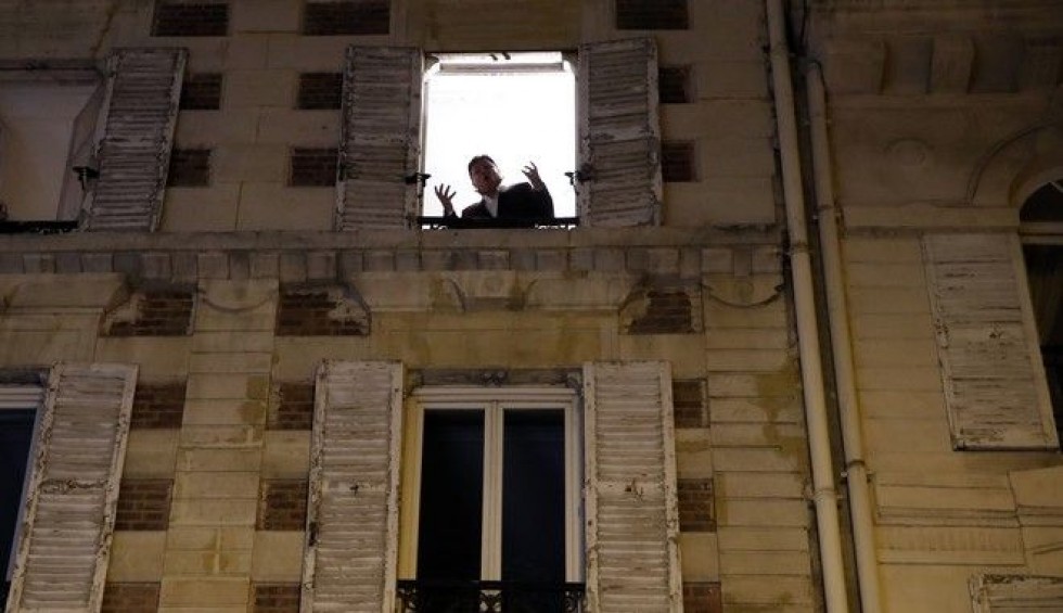 A generic square placeholder image with rounded corners in a figure.