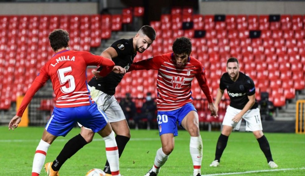 A generic square placeholder image with rounded corners in a figure.