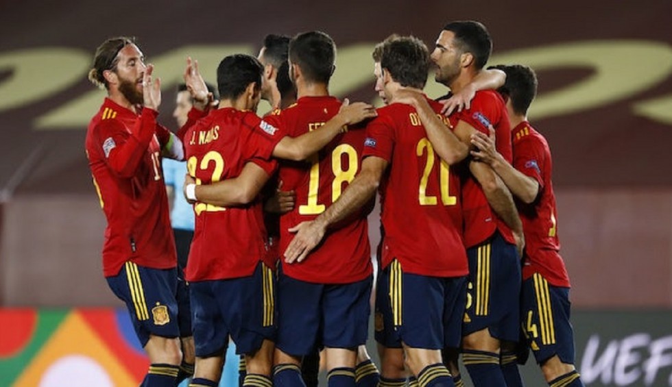 A generic square placeholder image with rounded corners in a figure.