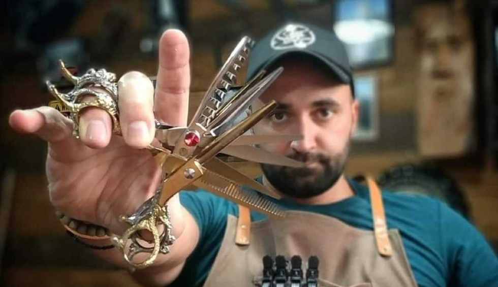 A generic square placeholder image with rounded corners in a figure.