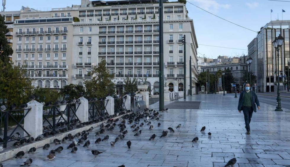 A generic square placeholder image with rounded corners in a figure.