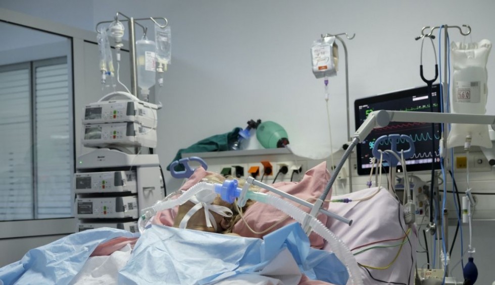 A generic square placeholder image with rounded corners in a figure.