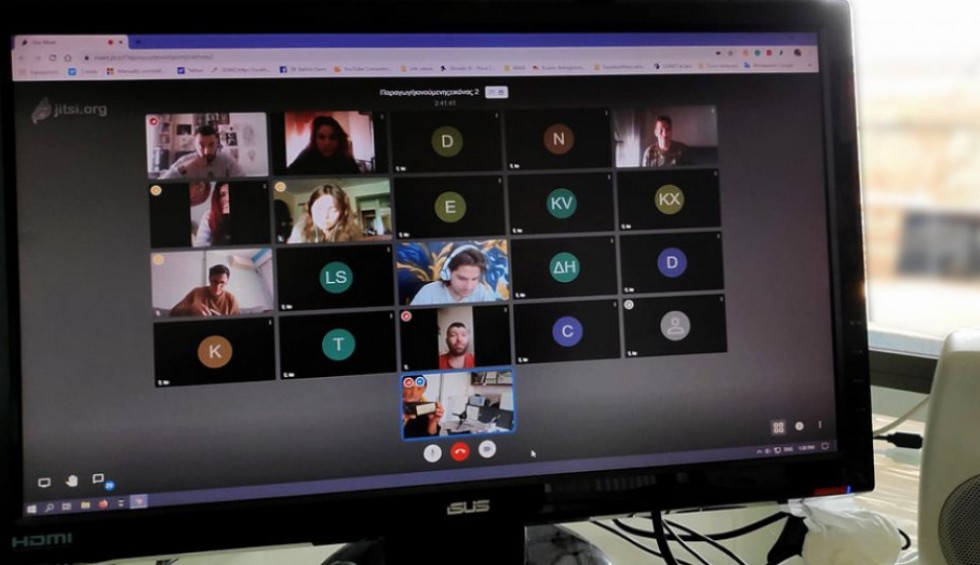 A generic square placeholder image with rounded corners in a figure.