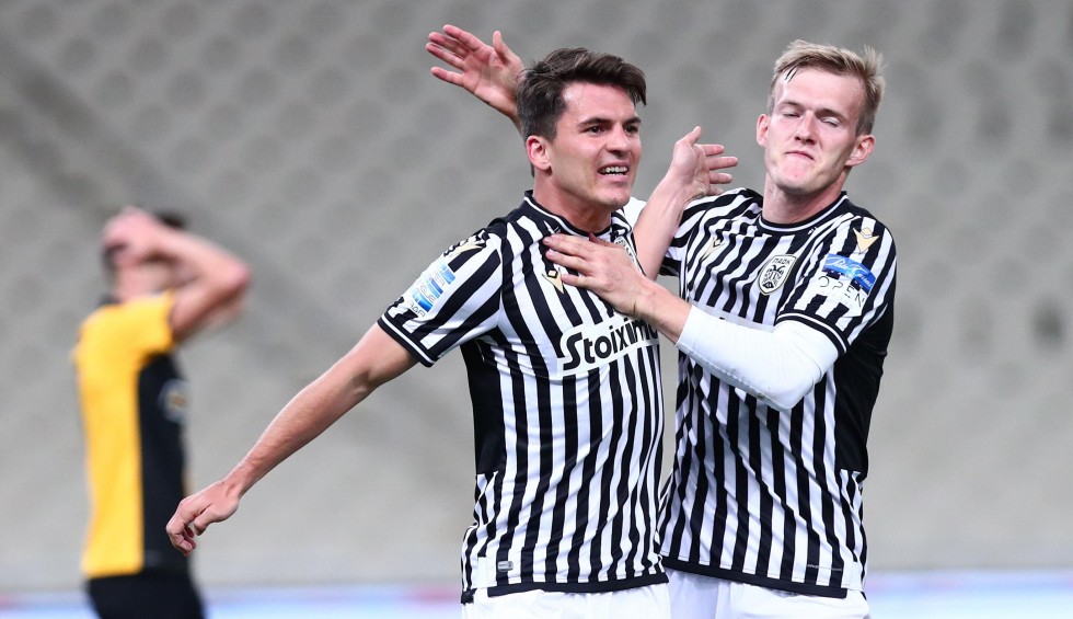 A generic square placeholder image with rounded corners in a figure.