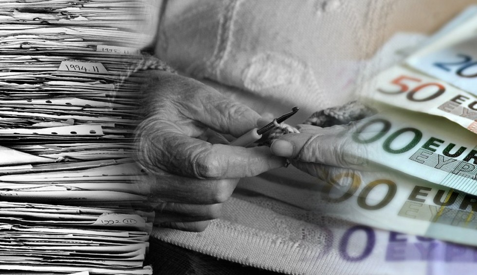 A generic square placeholder image with rounded corners in a figure.