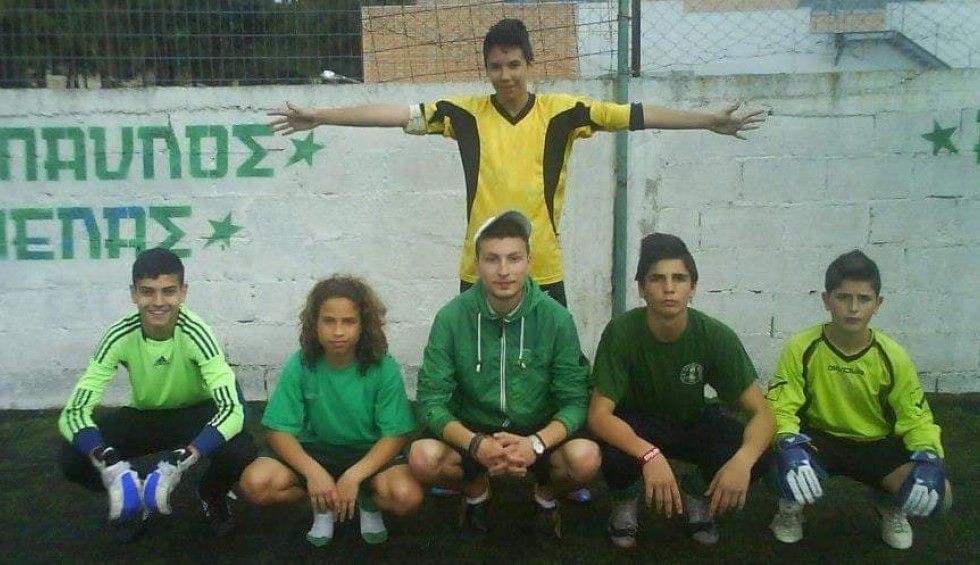 A generic square placeholder image with rounded corners in a figure.