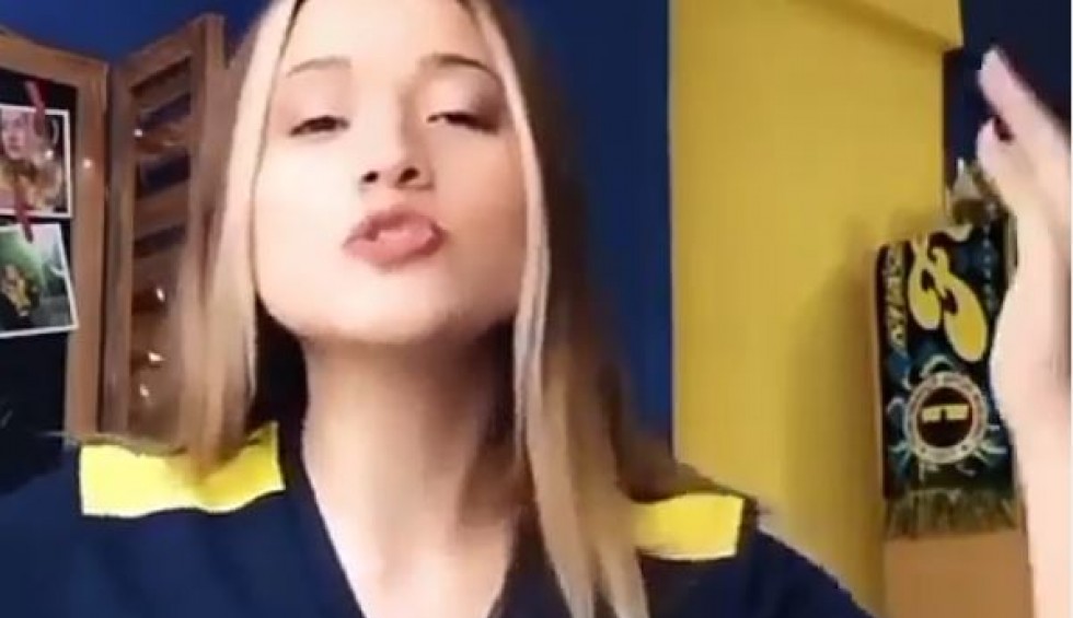 A generic square placeholder image with rounded corners in a figure.