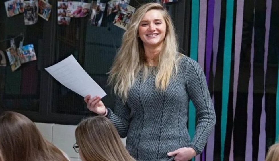 A generic square placeholder image with rounded corners in a figure.