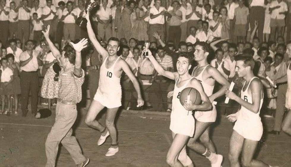 A generic square placeholder image with rounded corners in a figure.