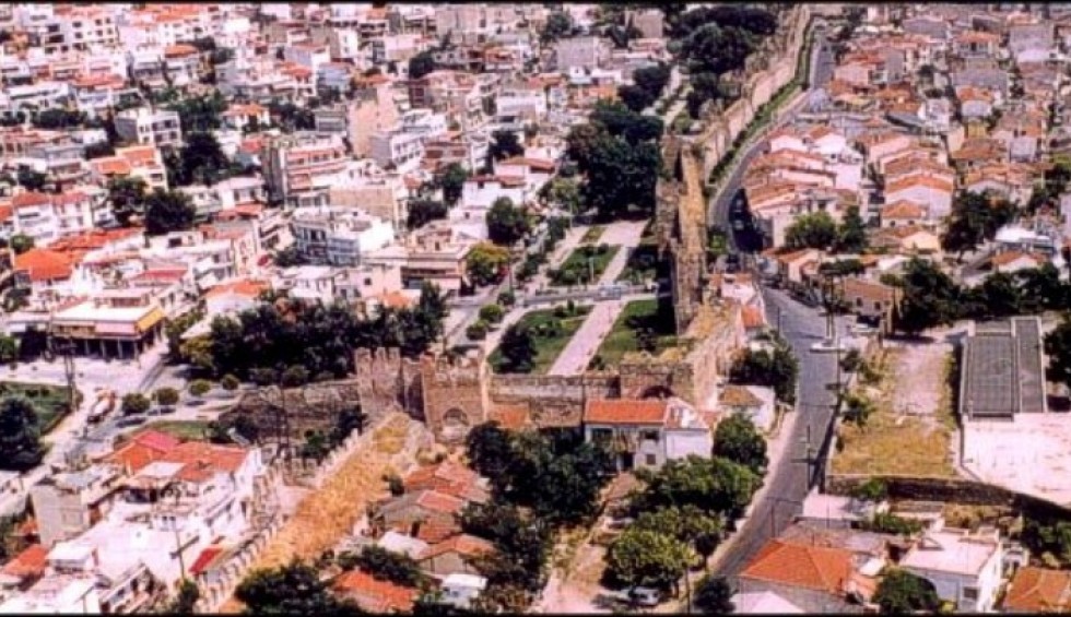 A generic square placeholder image with rounded corners in a figure.