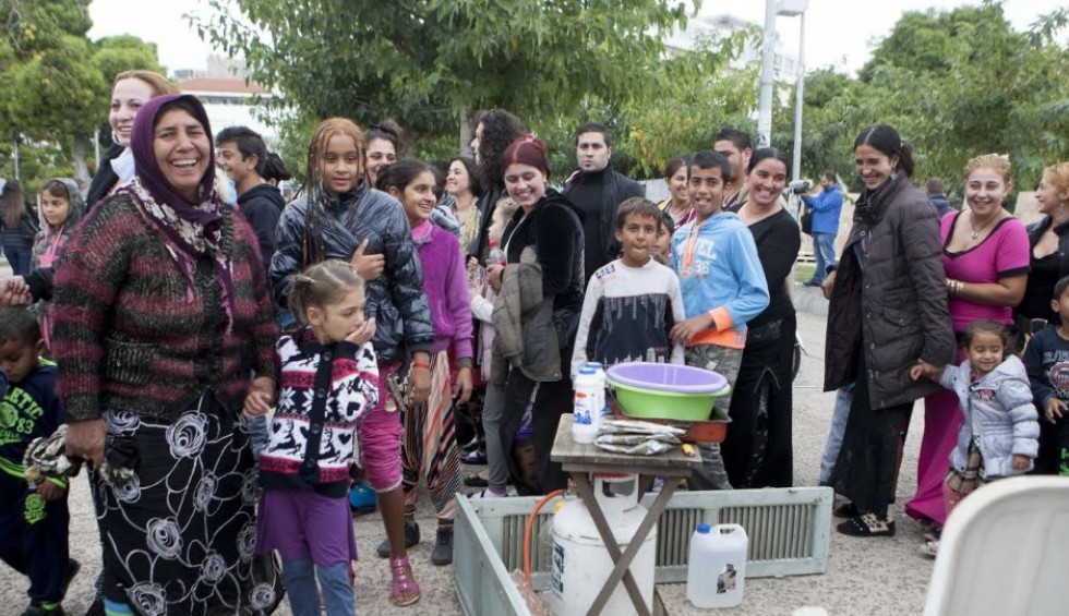 A generic square placeholder image with rounded corners in a figure.