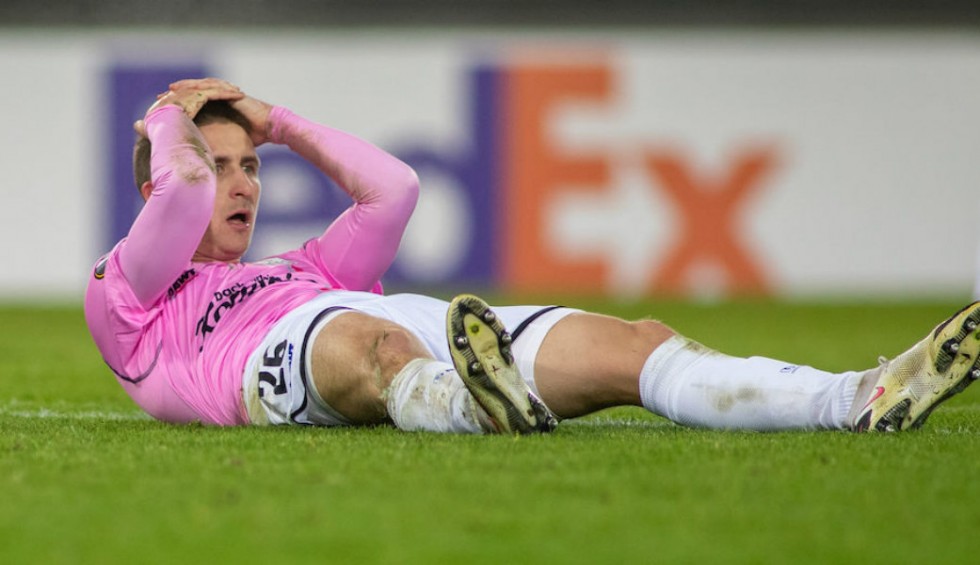 A generic square placeholder image with rounded corners in a figure.