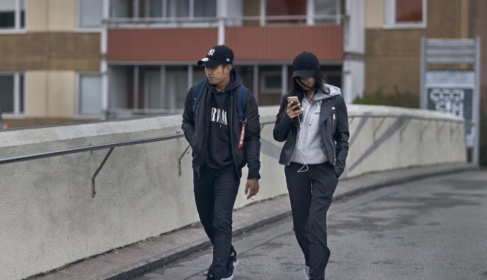 A generic square placeholder image with rounded corners in a figure.