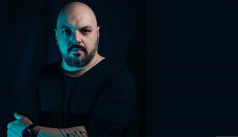 A generic square placeholder image with rounded corners in a figure.