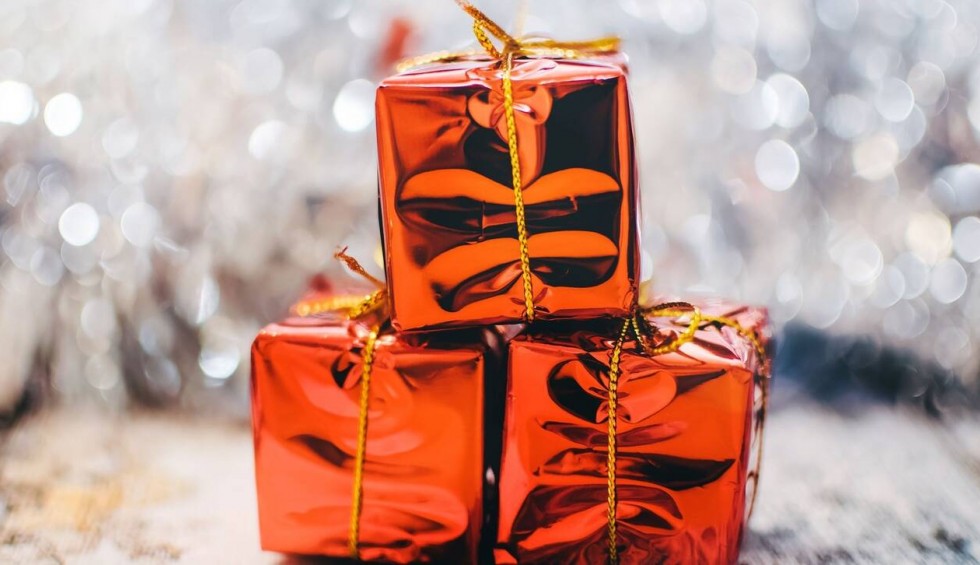 A generic square placeholder image with rounded corners in a figure.