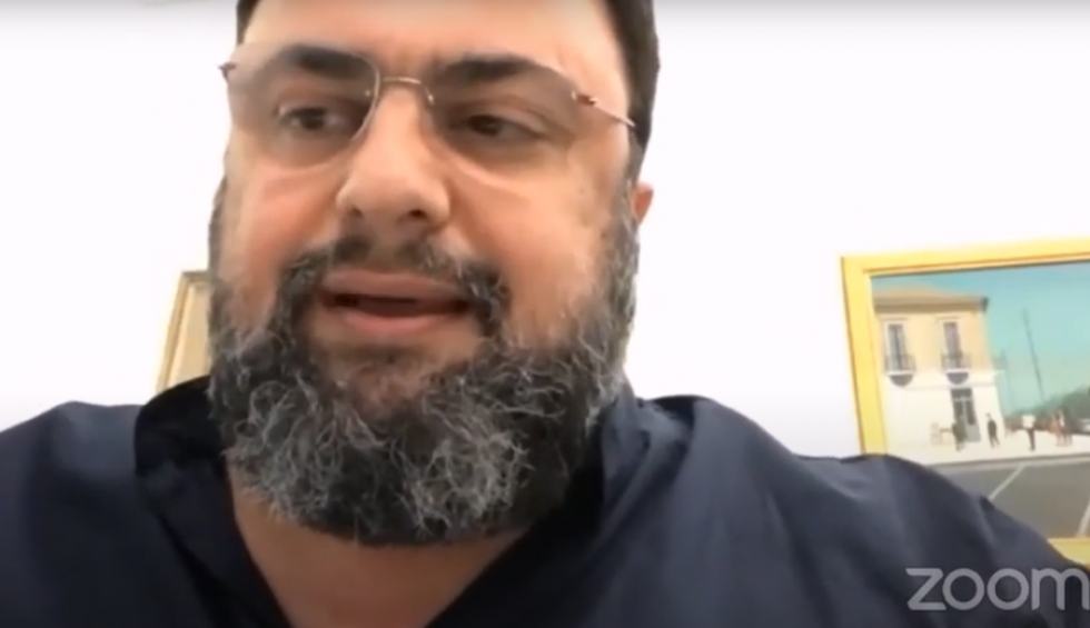 A generic square placeholder image with rounded corners in a figure.