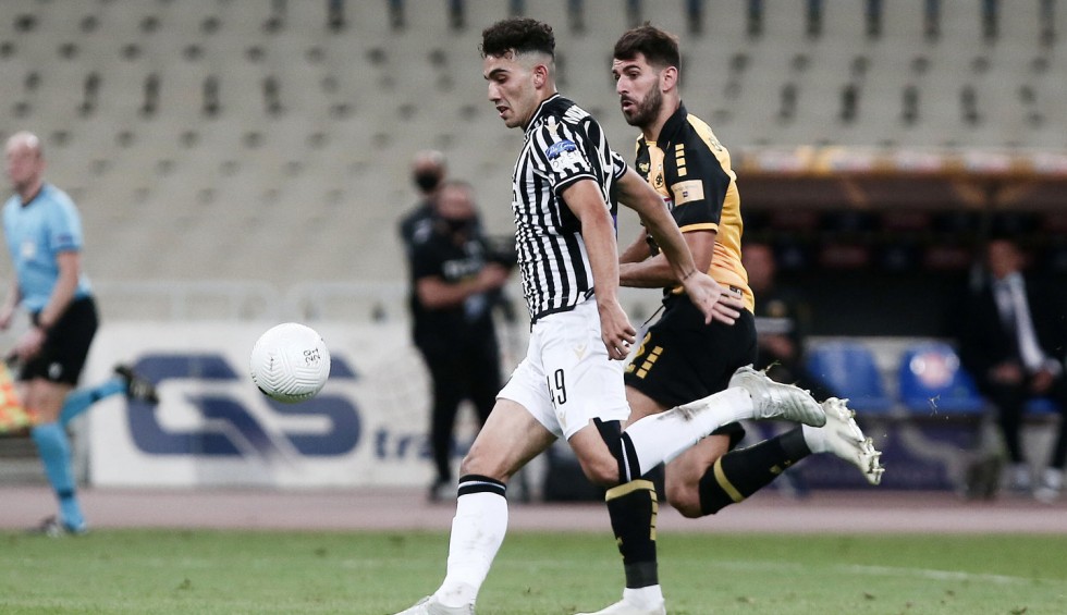 A generic square placeholder image with rounded corners in a figure.