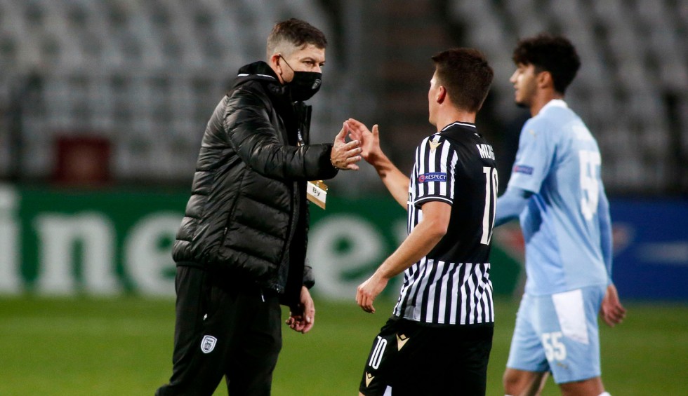 A generic square placeholder image with rounded corners in a figure.