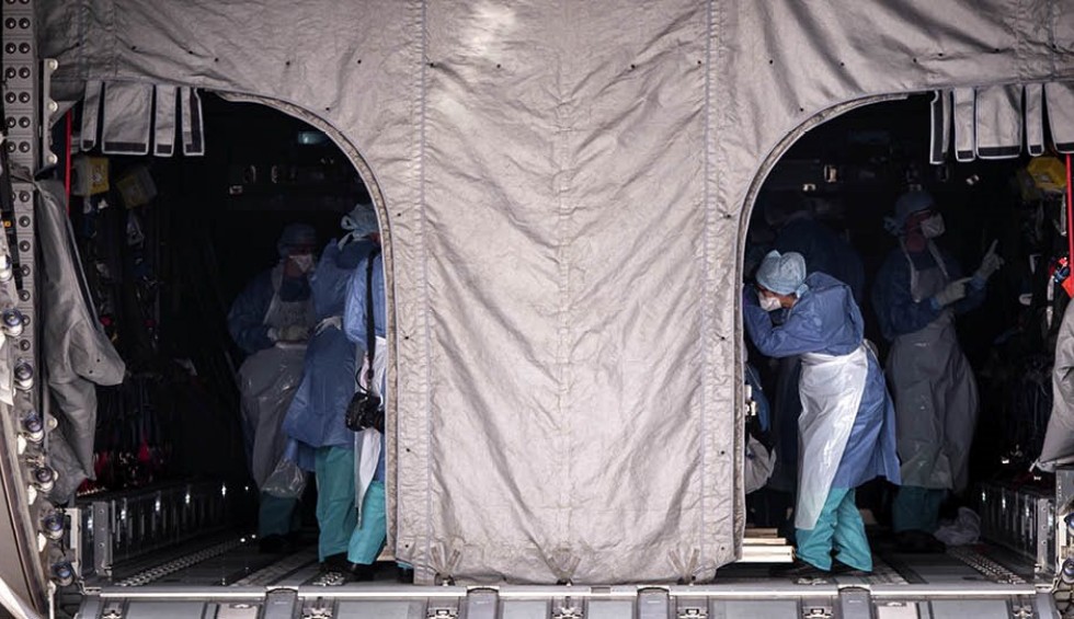 A generic square placeholder image with rounded corners in a figure.